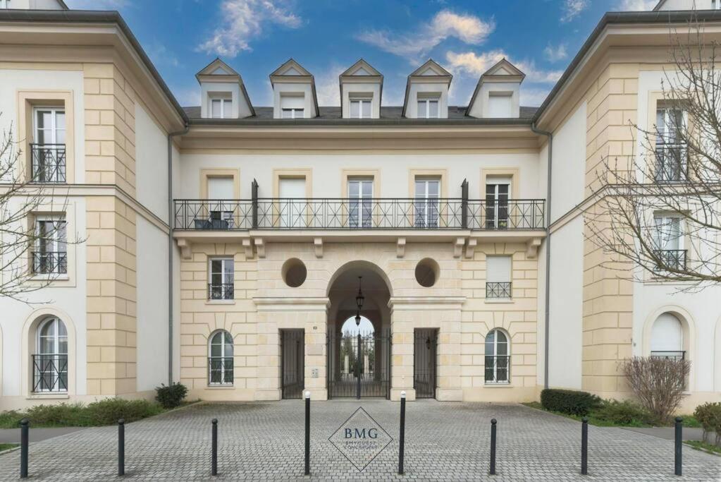 Royal Appartement Disneyland Bmyguest Serris Exterior photo